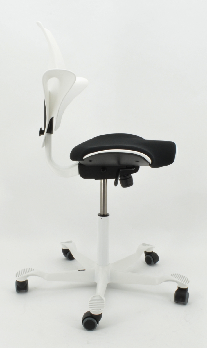 Drehstuhl Capisco Puls 8020 - weiß/schwarz, inkl. Sitzflächenmatte, Aluminium Fußkreuz weiß - HAG