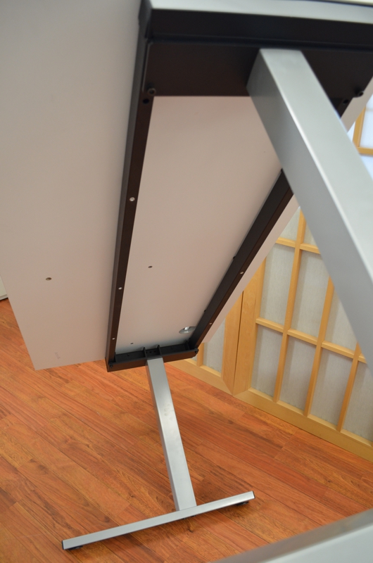 Schreibtisch - 160 cm - lichtgrau - C-Fuß - Heyne