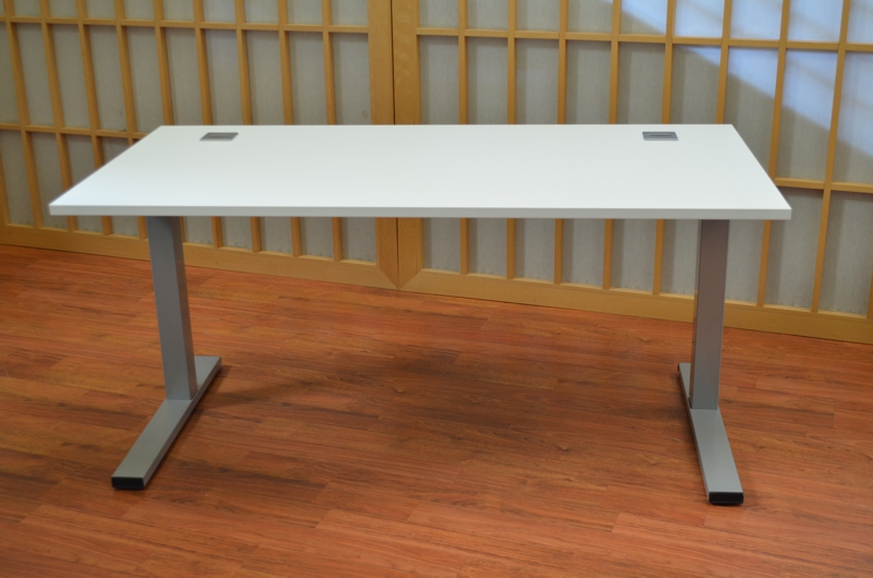 Schreibtisch - 160 cm - lichtgrau - C-Fuß - Heyne